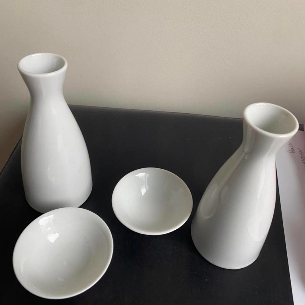 White sake set - Picture 2 of 4